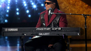 Stevie Wonder Pays Tribute to Bill Withers With Performance of 'Lean on Me'